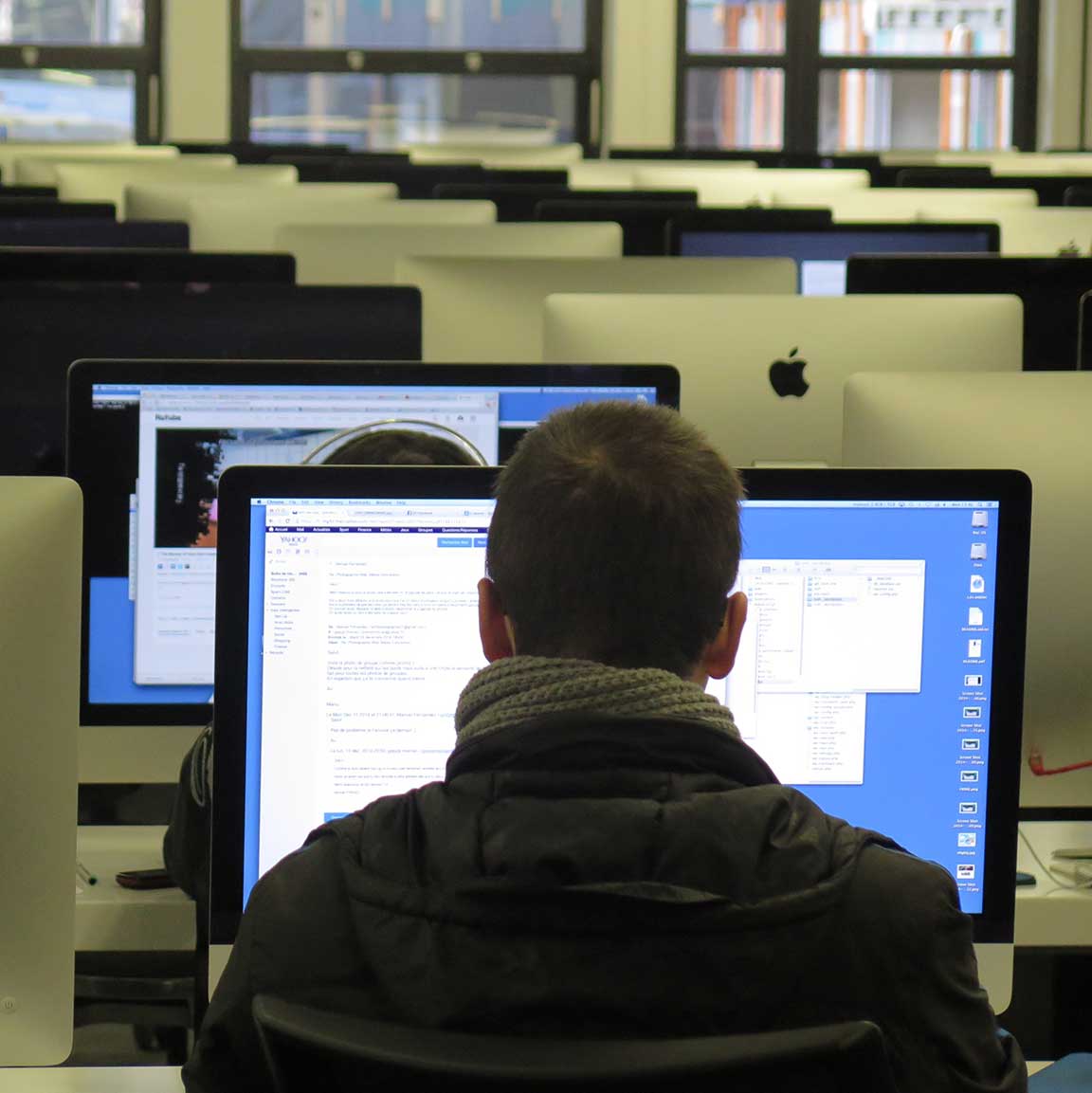 Man working in a computer lab
